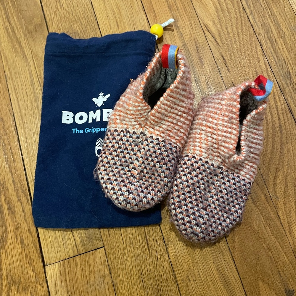 Bomba slippers- kids size 5-7